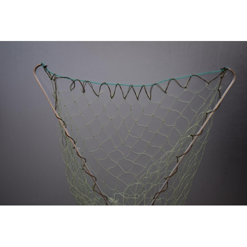 483 - Contemporary fishing scoop net by Greys of Alnwick. Lightweight foldable and extendable.