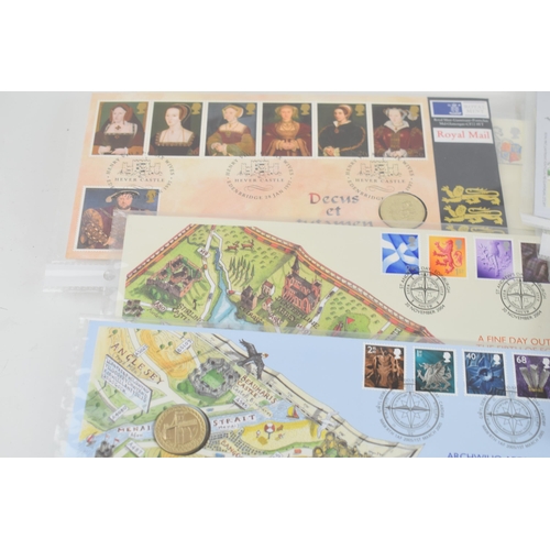 494 - A collection of First Day Covers, with 17 old £1 covers and 3 old £2 covers, to include a Celebratio... 