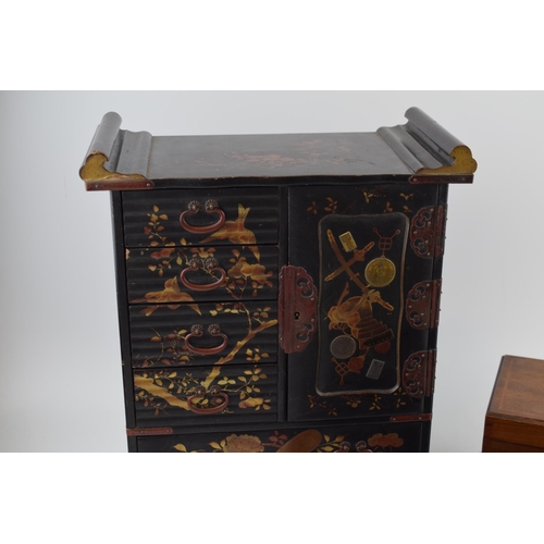 519 - Three jewellery boxes to include antique and vintage examples (One by Hewett & Co 59 Baker St, Londo... 