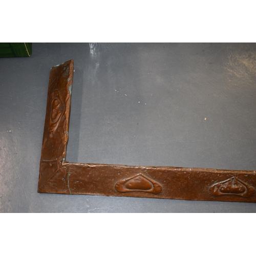 532 - Arts and Crafts style fire surround / fender in copper. Stylised floral repeated pattern. 105cm x 37... 