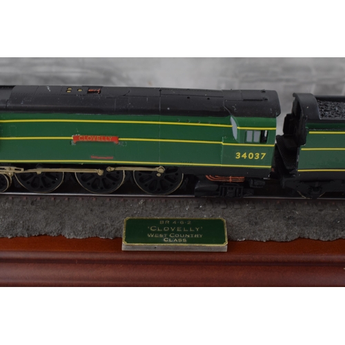 635 - A boxed Hornby 'Steam Memories' 03574 'Clovelly' West Country Class hand painted cast of 00 scale mo... 