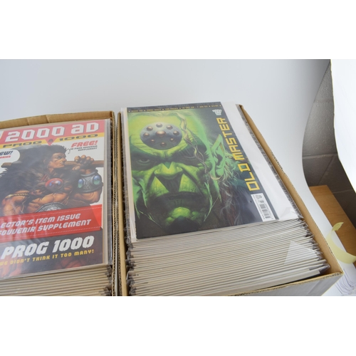 661 - A good quantity of 2000 AD comics. Includes a complete run from 16/02/00 Prof 1180 through to 26/02/... 