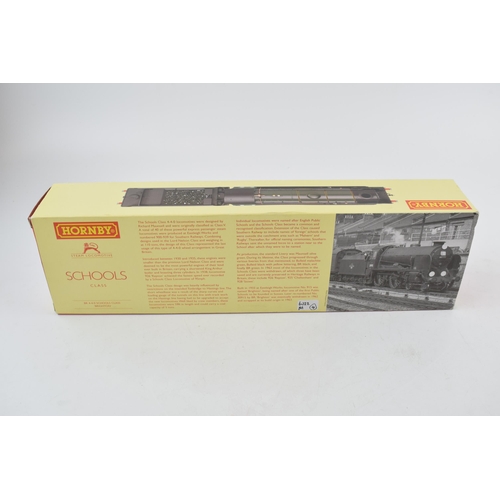 678 - Boxed Hornby BR 4-4-0 Schools Class Brighton 00 Scale Model Railways.