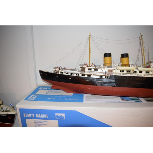 679 - Model Boat, Kit built model of the 'Glen Sanno', dual funnel passenger ferry. Detailed rigging and p... 