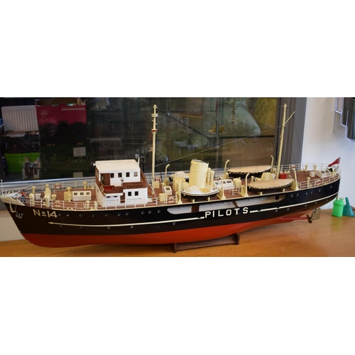 684 - PILOTS PATHFINDER No 14 Radio Controlled Boat. Good model of the Trinity House Ship. Length 110cm, H... 