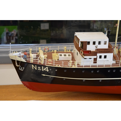 684 - PILOTS PATHFINDER No 14 Radio Controlled Boat. Good model of the Trinity House Ship. Length 110cm, H... 