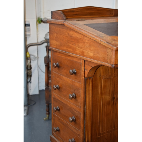 528 - Victorian inlaid slopefront mahogany Davenport desk, with leather insert, with drawers to right hand... 