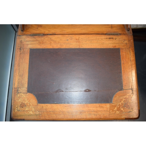 528 - Victorian inlaid slopefront mahogany Davenport desk, with leather insert, with drawers to right hand... 