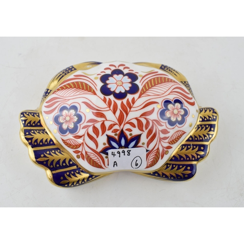 11 - Royal Crown Derby paperweight Crab. First Quality with gold stopper. Height 4cm.