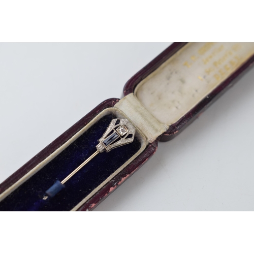 374 - Boxed Art Deco diamond and sapphire white metal stick pin (tests as 9ct gold or better), 1.6 grams, ... 