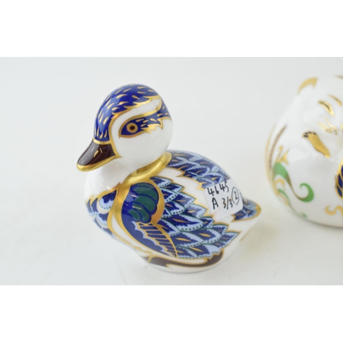 5 - Royal Crown Derby Paperweights Dormouse together with Sitting Duckling and Ladybird . Height 7cm. (3... 