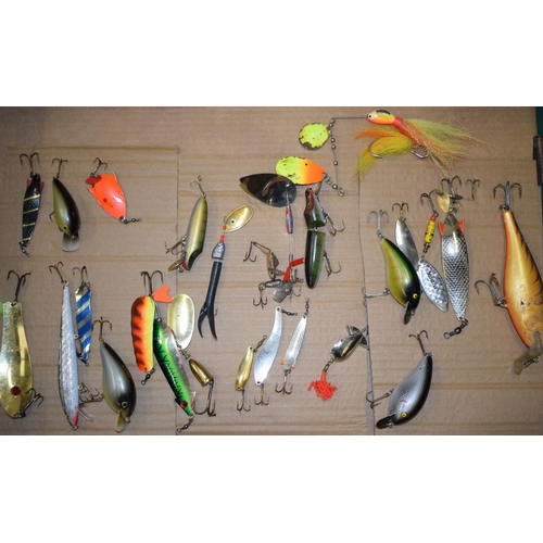 655 - A good collection of fishing lures to include 'Toby' ABU Sweeden 12g brass example, ABU Ellips Sweed... 