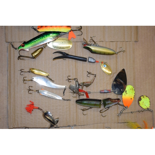 655 - A good collection of fishing lures to include 'Toby' ABU Sweeden 12g brass example, ABU Ellips Sweed... 