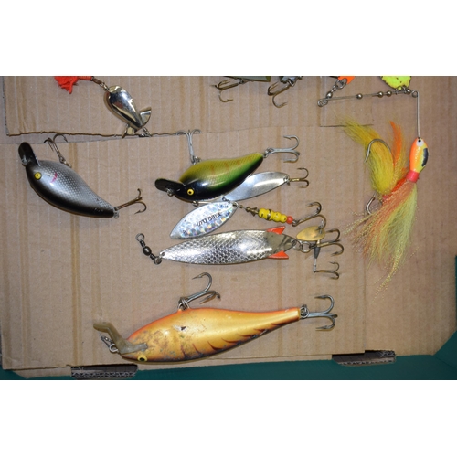 655 - A good collection of fishing lures to include 'Toby' ABU Sweeden 12g brass example, ABU Ellips Sweed... 