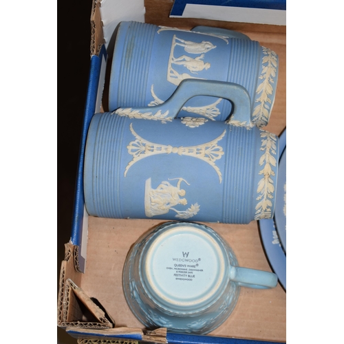 262 - A collection of Wedgwood Jasperware items to include trio colour pin tray, blue dip jugs and Queensw... 