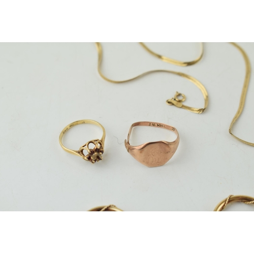 351 - A collection of 9ct gold items to include a necklace and pair of earings together with two rings, al... 