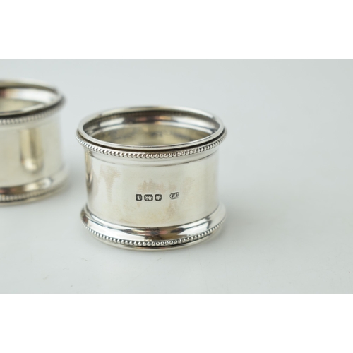 399 - A pair of silver napkin rings, Sheffield 1917, 38.6 grams (2).