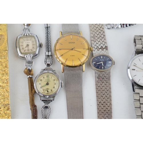 437 - A large collection of vintage ladies and gentlemen's mechanical and quartz wristwatches, pocket watc... 