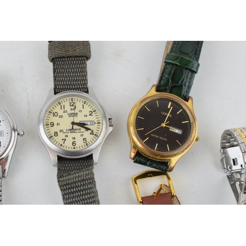 439 - A collection of vintage and contemporary ladies and gentlemen's wristwatches by Seiko Lorus and Foss... 