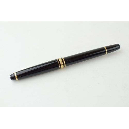 491 - Montblanc Meisterstuck Fountain Pen in black with one broad and two narrow gold bands, 14ct gold 481... 