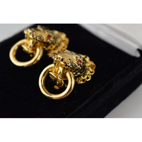 508 - The Duchess of Windsor Panther Earrings 22ct gold plated copies (clip on) of these famous pieces of ... 