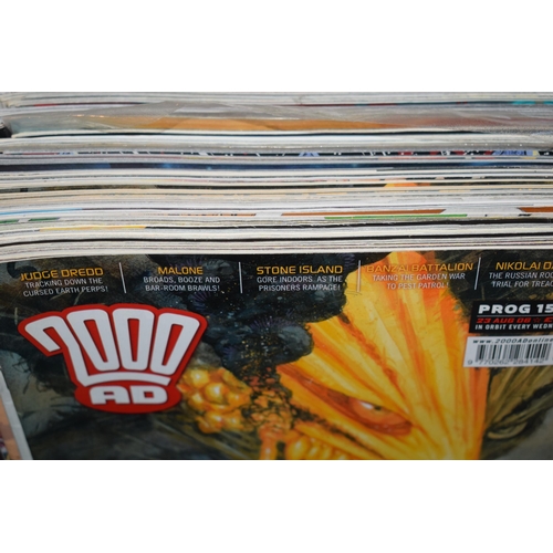 522 - A collection of Judge Dredd 2000 AD comics dating form the 1990s. (Qty)