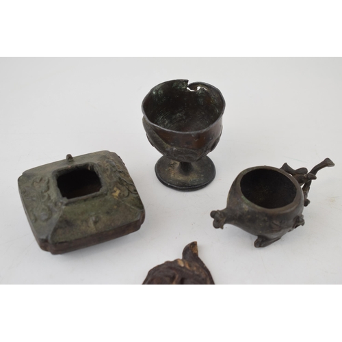 541 - A collection of oriental miniature  items to include water pots, 2 bronze and 1 pewter, together wit... 