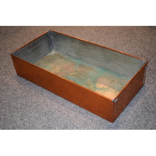 564 - Vintage copper kitchen tray / planter Dimensions 28cm x 55cm x 13.5cm.