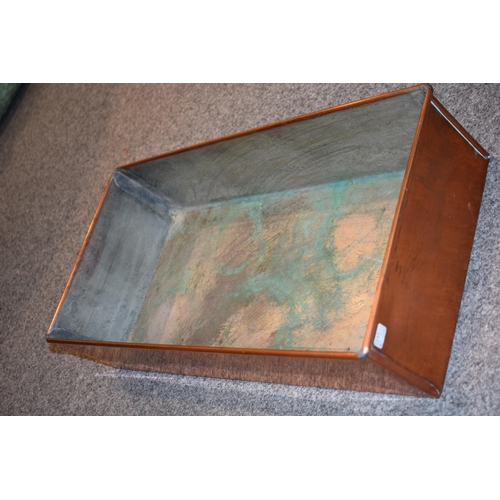 564 - Vintage copper kitchen tray / planter Dimensions 28cm x 55cm x 13.5cm.