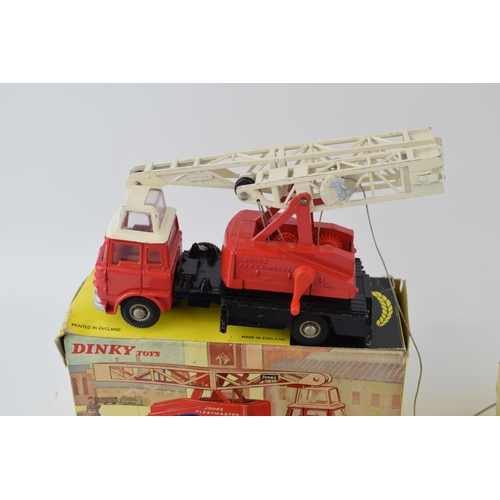 593 - A collection of Dinky Toys to include 970 Jones Fleetmaster Cantilever Crane, 344 Landrover, 404 Con... 