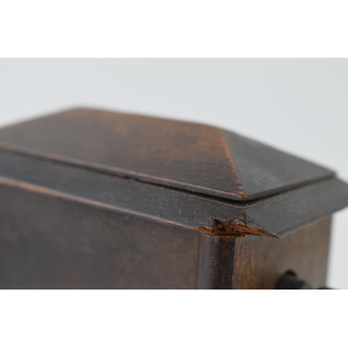 637 - Early 20th century wooden perpetual calendar with scrolls to include days of the week, dates and mon... 