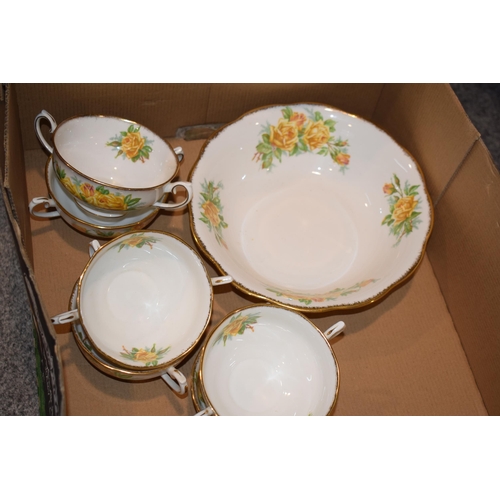 243 - Royal Albert pottery to include Chelsea Bird side plates (2 sizes), Tea Rose to include 6 soup bowls... 