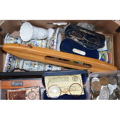 649 - A mixed lot of items to include UK and foreign coinage with some silver coins noted, stamps, a colle... 