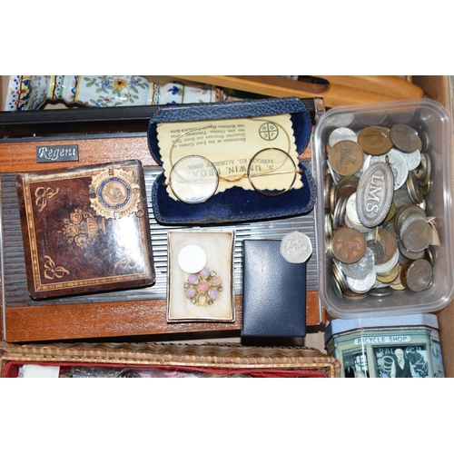 649 - A mixed lot of items to include UK and foreign coinage with some silver coins noted, stamps, a colle... 