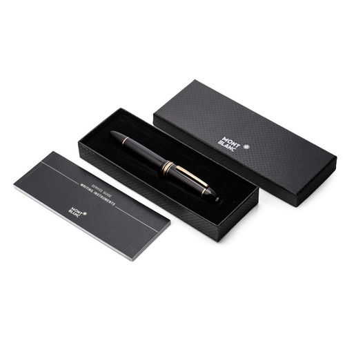 133 - A Montblanc Meisterstuck 149 Fountain Pen in black with one broad and two narrow gold bands, 18ct bi... 