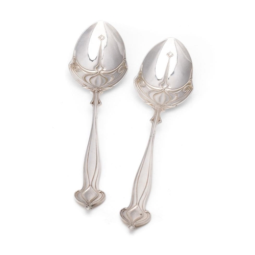 199 - A pair of silver Art Nouveaux spoons RD. No. 378292, Hallmarked Sheffield 1903, Lee & Wigfull (Henry... 