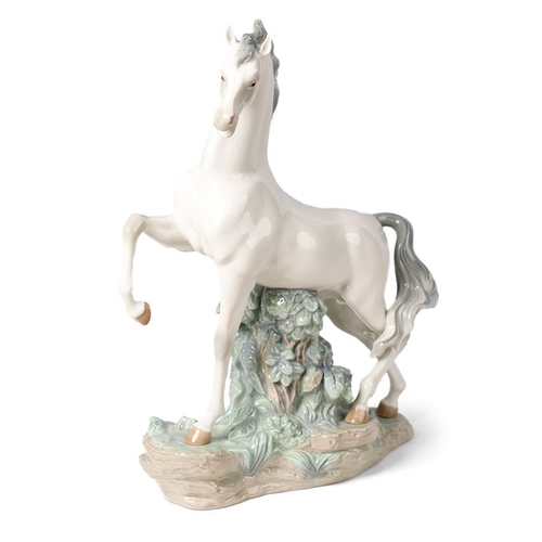 Large Lladro horse figure 'Caballo Arrogante' 4781, 44cm tall.