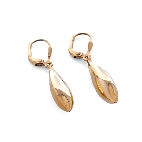 378 - A pair of 9ct yellow gold drop earrings, stamped 375, 1.9 grams (2).