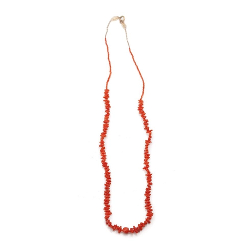 390 - An antique set of micro-carved coral beads, probably Georgian or later, re-strung with modern 18ct g... 