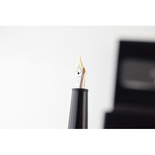 132 - Montblanc Meisterstuck Fountain Pen, Homage a Frederic Chopin, gold trim, medium 14 carat gold nib, ... 