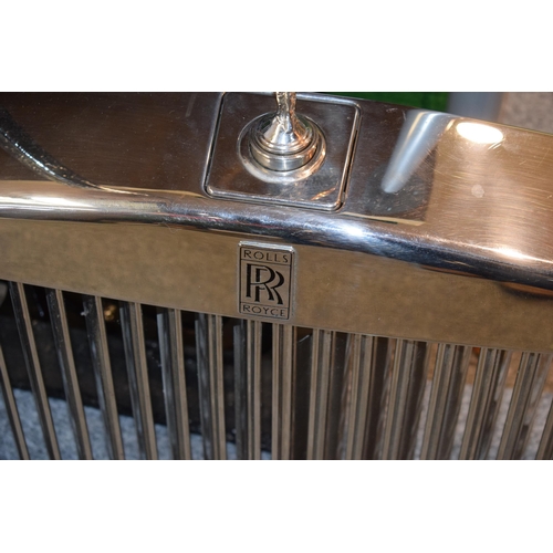 142 - A Rolls-Royce Silver Seraph radiator grill. Produced from 1998 - 2002. Spirit of Ecstasy mascot move... 