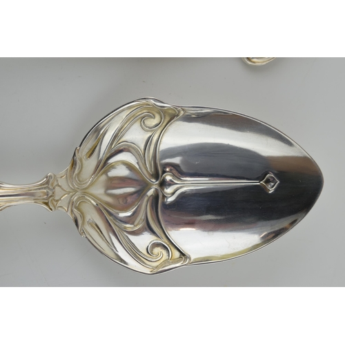 199 - A pair of silver Art Nouveaux spoons RD. No. 378292, Hallmarked Sheffield 1903, Lee & Wigfull (Henry... 