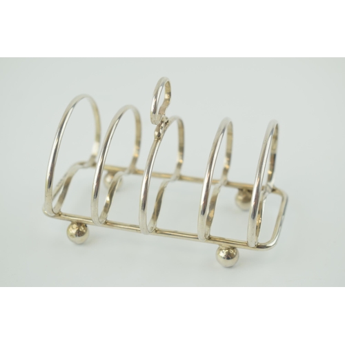 233 - Silver 5 bar toast rack, Birm 1945, H Mitchell, 65.0 grams.