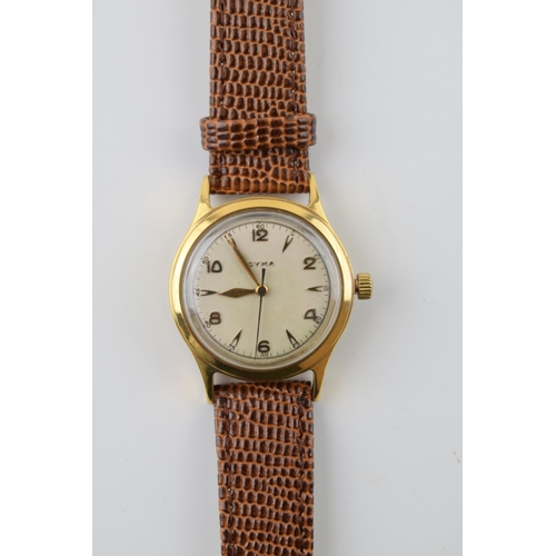 335 - Cyma 9ct gold gents manual wristwatch on leather strap, 30mm, in working order.