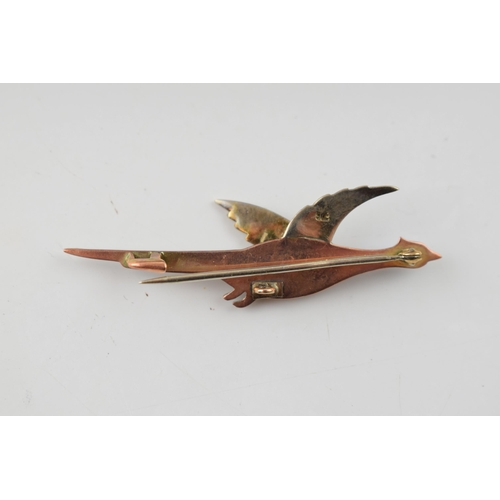 387 - 9ct gold brooch in the form of a pheasant, with superb enamelled decoration, base metal pin, 3.5 gra... 