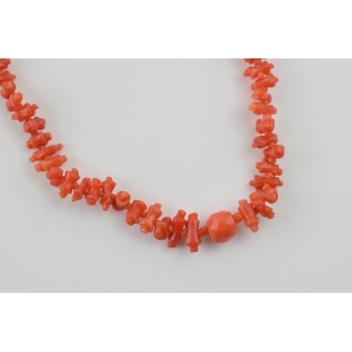 390 - An antique set of micro-carved coral beads, probably Georgian or later, re-strung with modern 18ct g... 