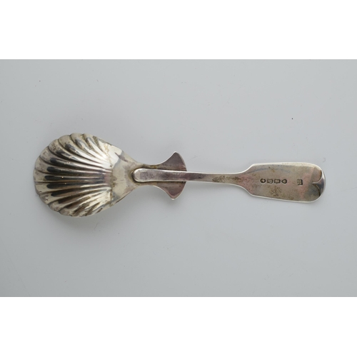 262 - Victorian silver caddy spoon, London 1870, elongated handle, 20.8 grams, 13cm tall.