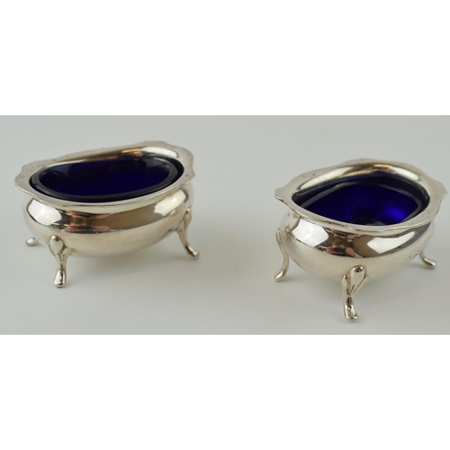 278 - A pair of silver salts, blue glass liners, 61.0 grams of silver, Birm 1923 (2).