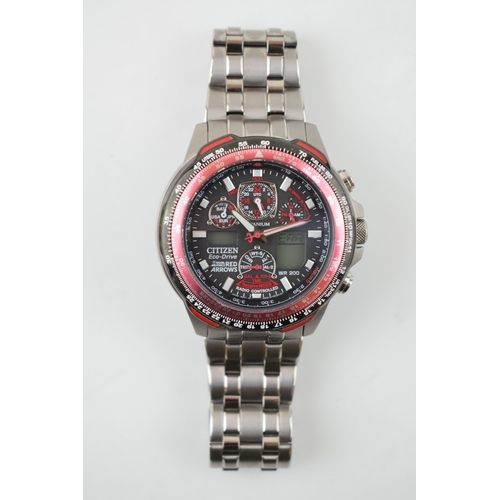 325 - Citizen Eco-Drive gentleman's wristwatch, 'Red Arrows' Royal Air Force Radio Controlled movement wit... 