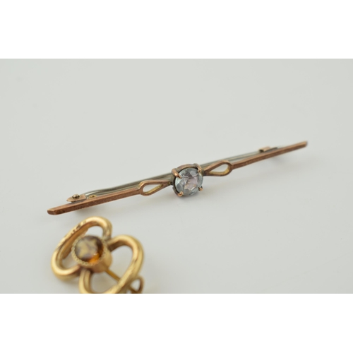 339 - A collection of antique jewellery items to include 9ct gold bar brooch, a yellow coloured metal broo... 